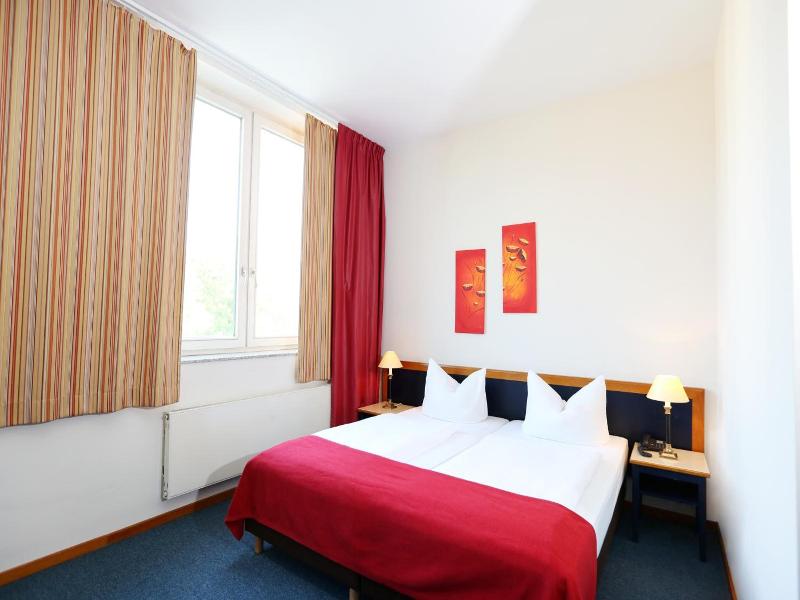 H24 Hoteltow image