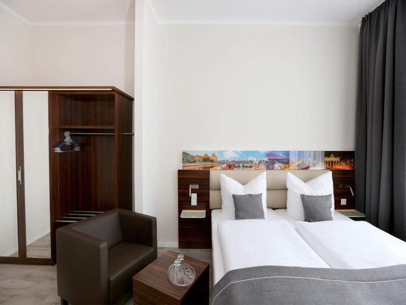 H24 Hoteltow image