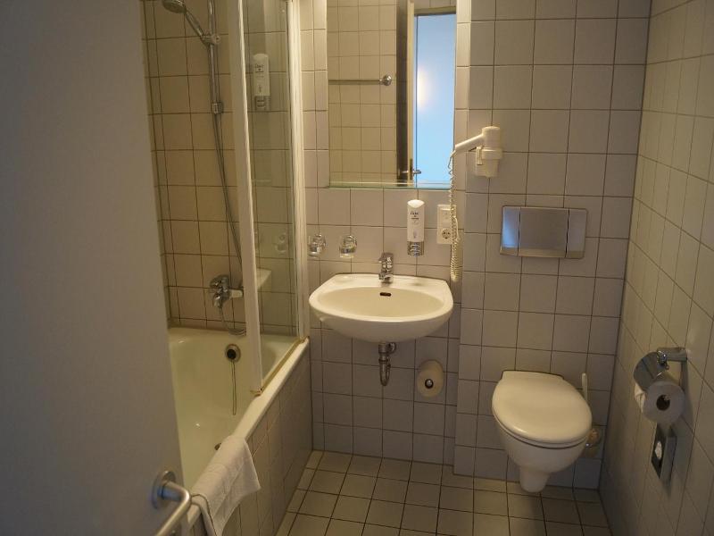 H24 Hoteltow image