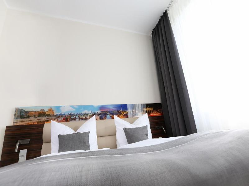 H24 Hoteltow image