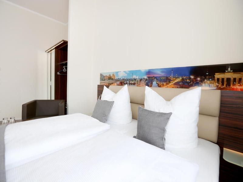 H24 Hoteltow image
