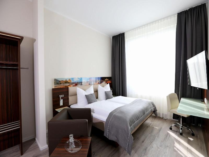 H24 Hoteltow image
