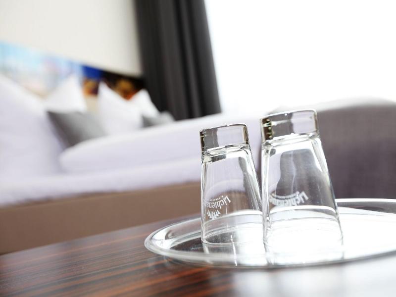 H24 Hoteltow image