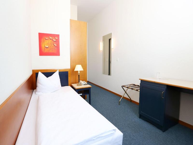 H24 Hoteltow image