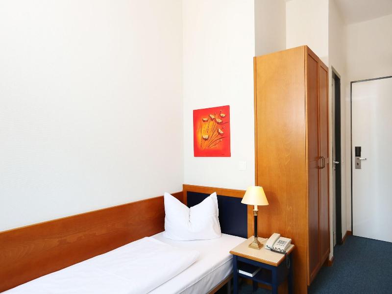 H24 Hoteltow image