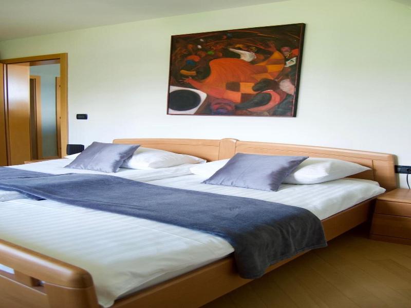 Rudi Hiti Guest House image