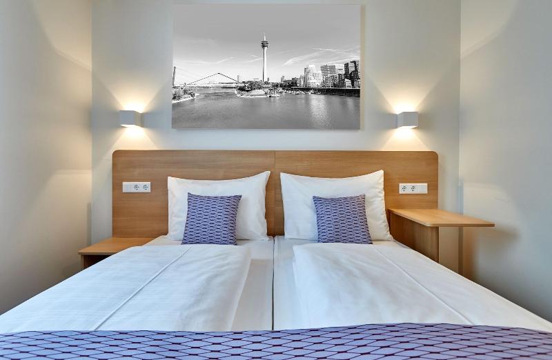 McDreams Hotel Düsseldorf-City image