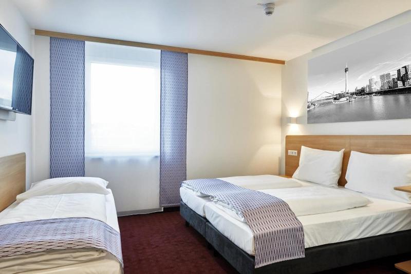 McDreams Hotel Düsseldorf-City image