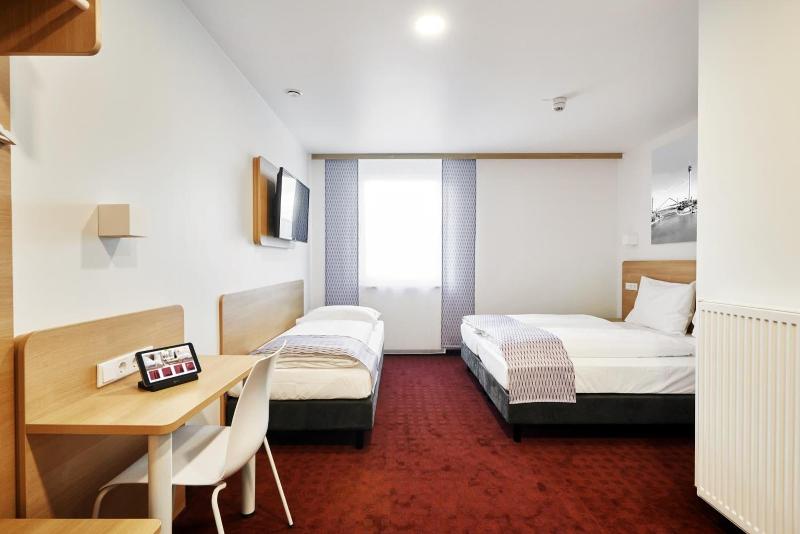 McDreams Hotel Düsseldorf-City image