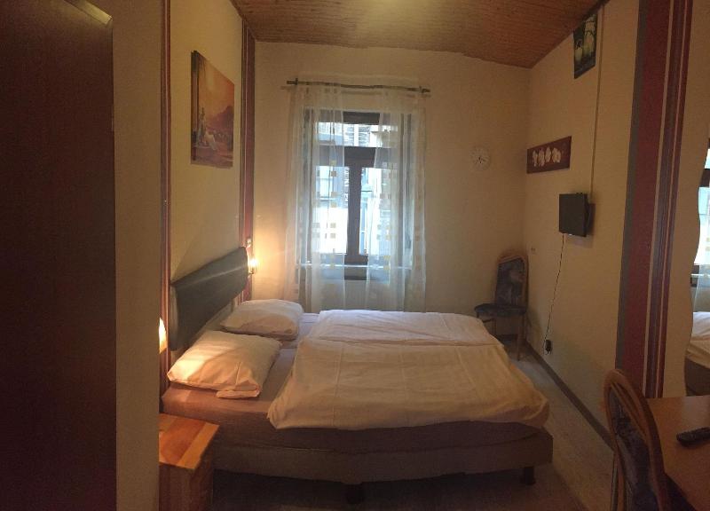 Hotel Pension Dorfschänke image