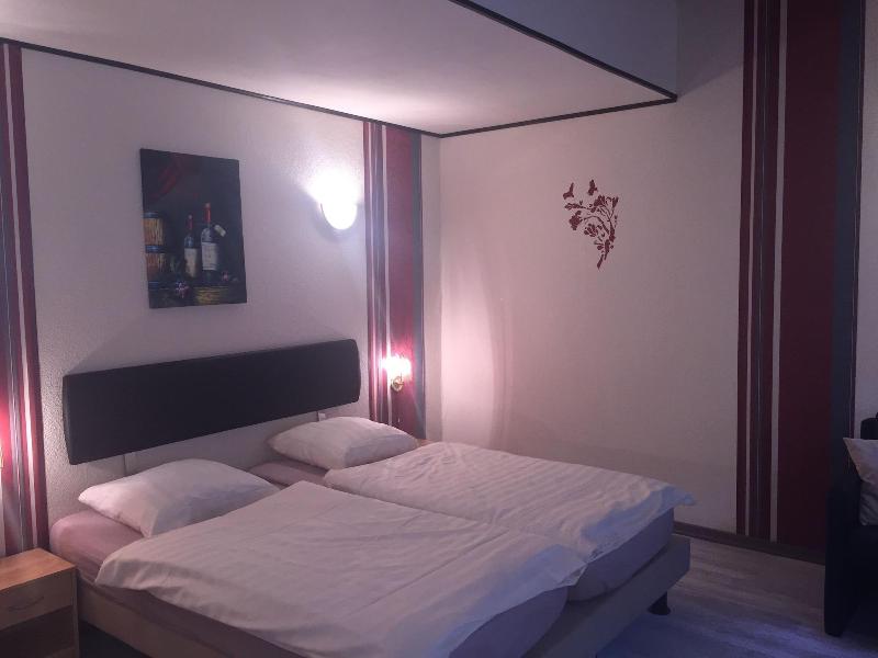 Hotel Pension Dorfschänke image