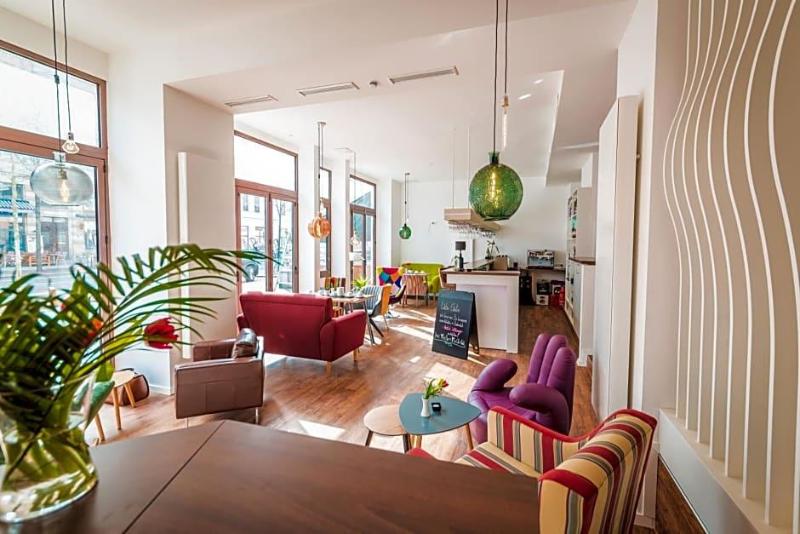 Hotel Viacity image