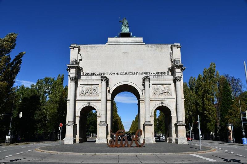 Hotel-Pension am Siegestor image