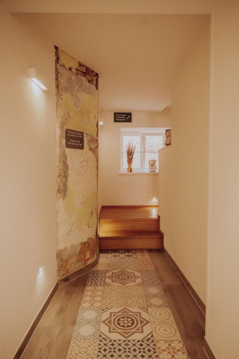 Altstadtmittehotel image