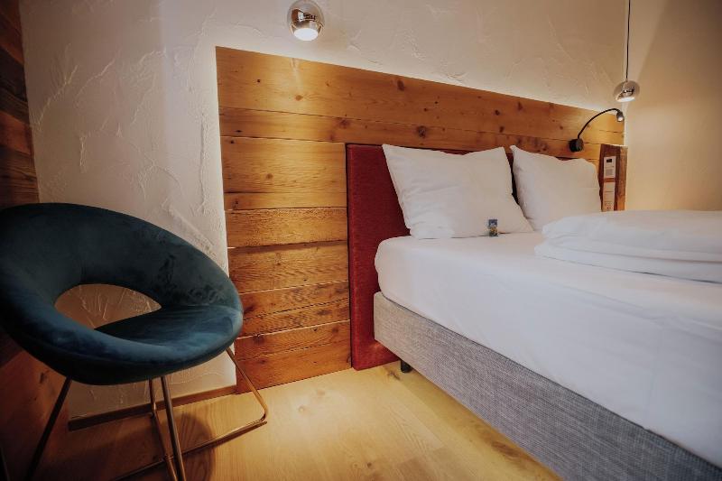 Altstadtmittehotel image