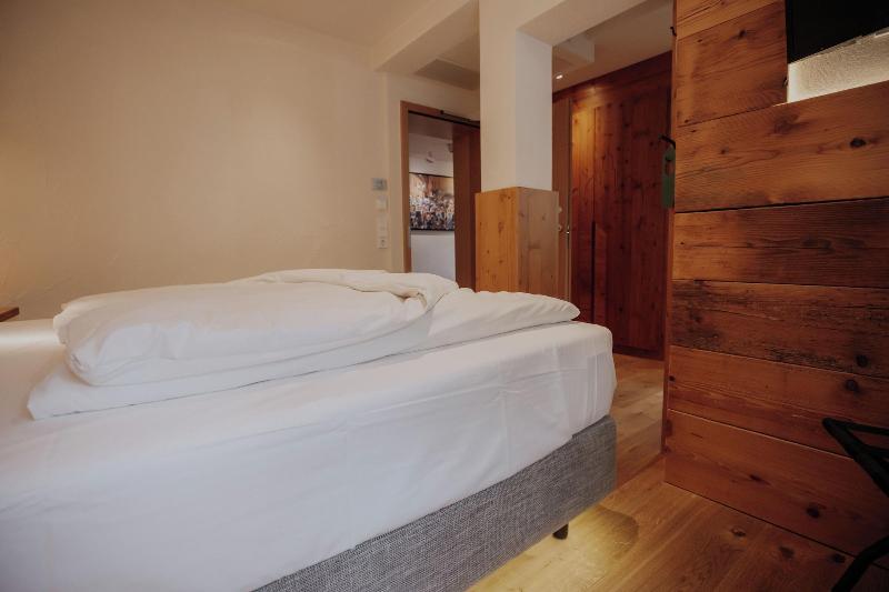 Altstadtmittehotel image