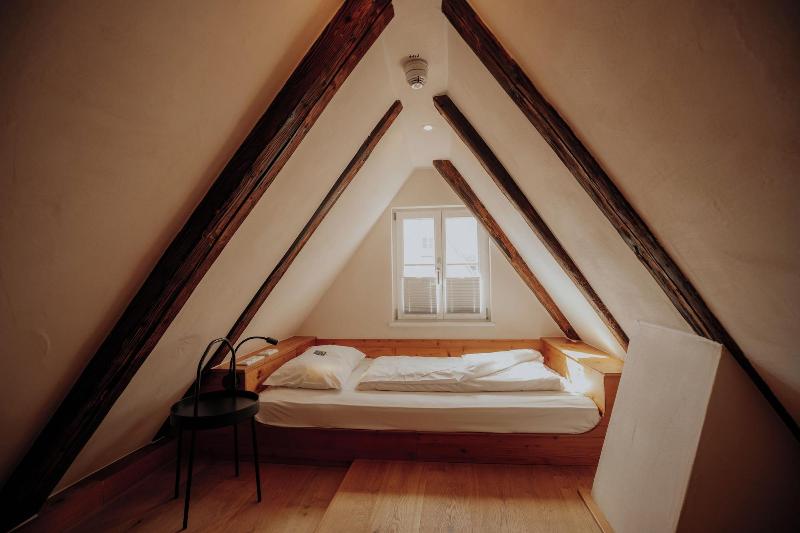 Altstadtmittehotel image