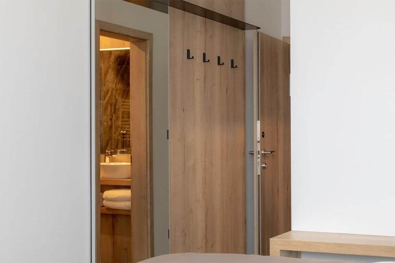 4 Smart Hotel image