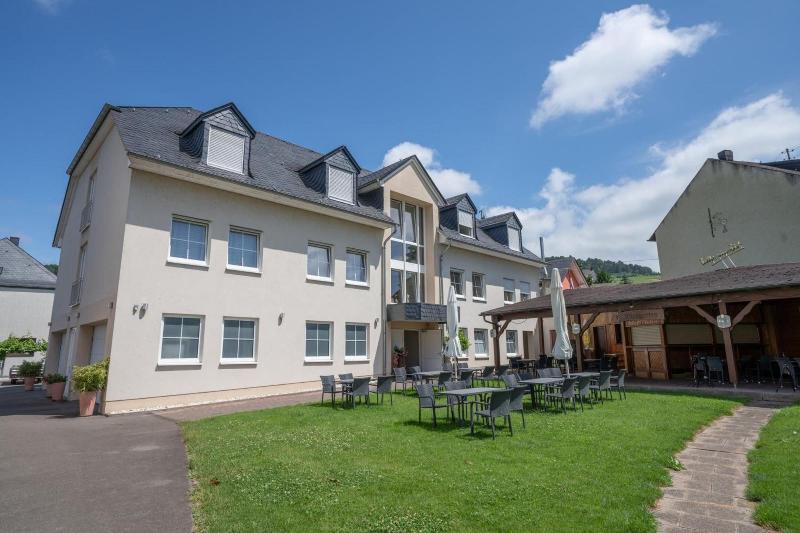 Hotel zum Mühlengarten image