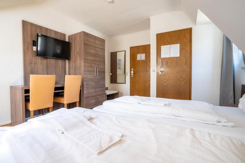 Hotel zum Mühlengarten image