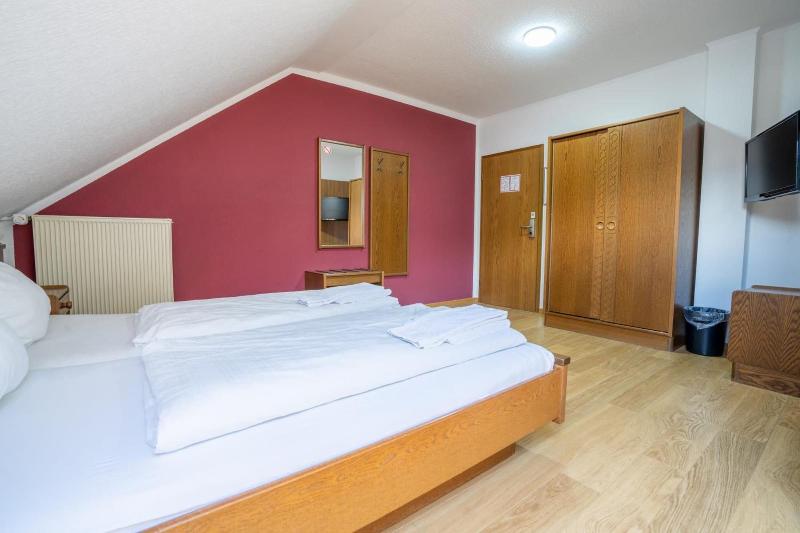 Hotel zum Mühlengarten image