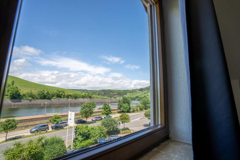 Hotel zum Mühlengarten image