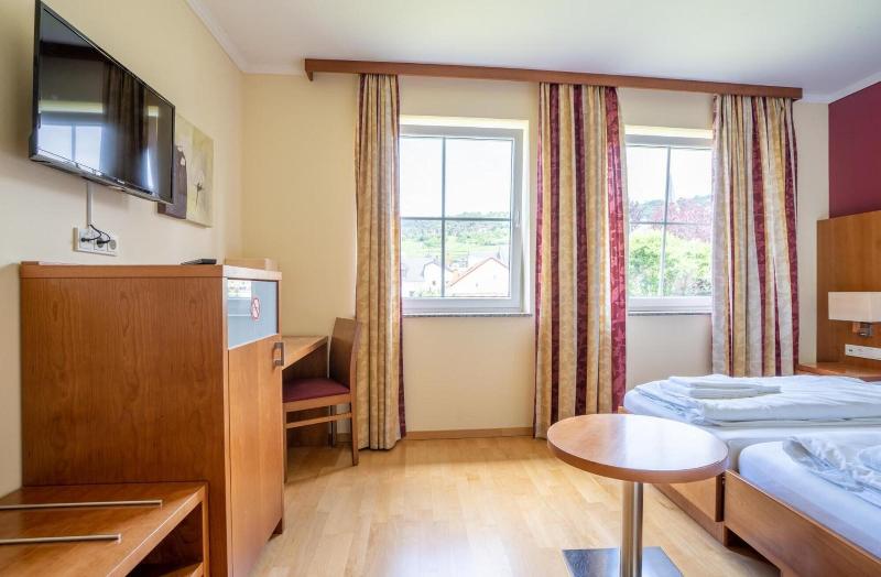 Hotel zum Mühlengarten image