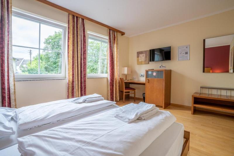 Hotel zum Mühlengarten image