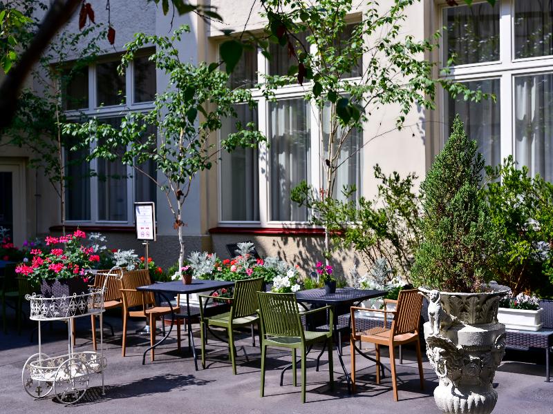 Hotel Garden Court Prague image