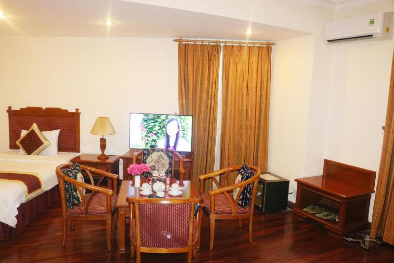 Central Hotel image