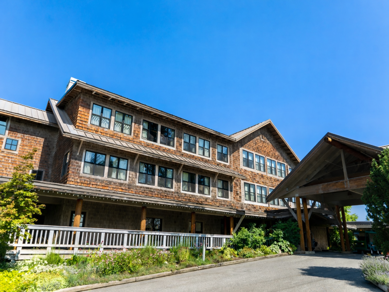 Sun Mountain Lodge — exterior view