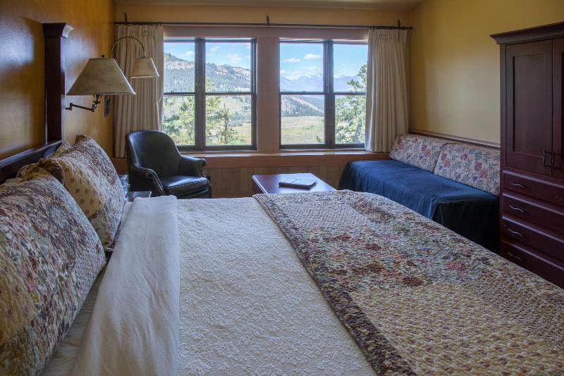 Sun Mountain Lodge image