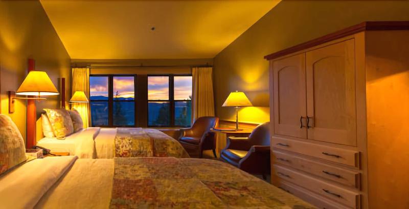 Sun Mountain Lodge image