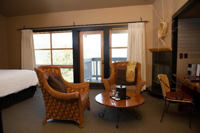 Sun Mountain Lodge image