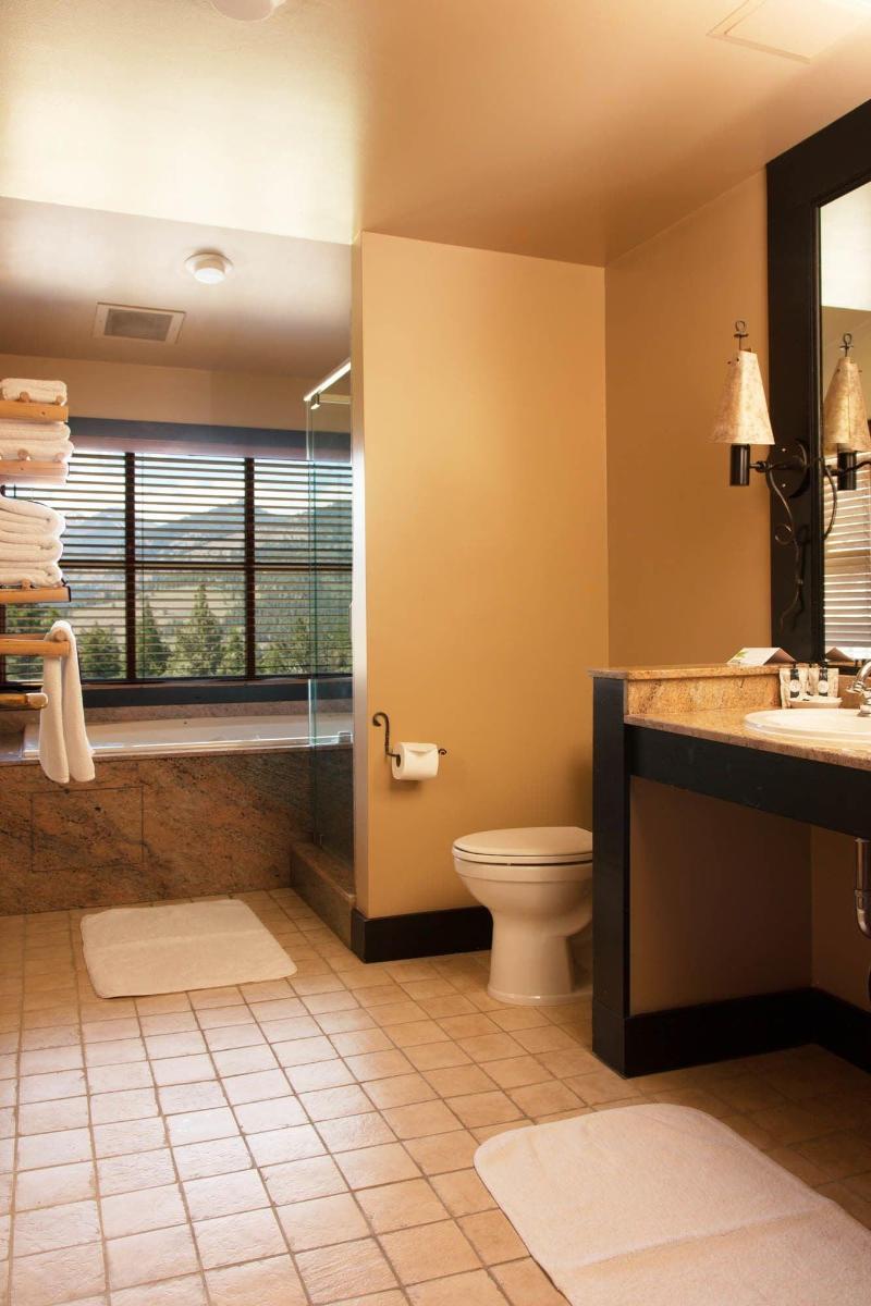 Sun Mountain Lodge image