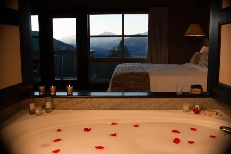 Sun Mountain Lodge image