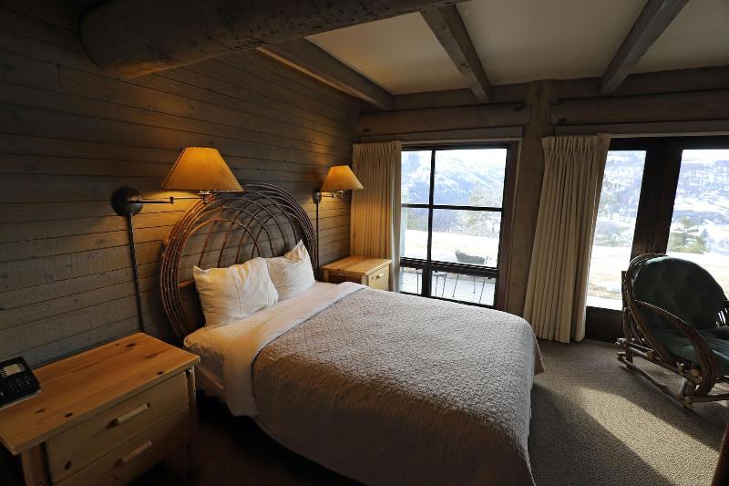 Sun Mountain Lodge image