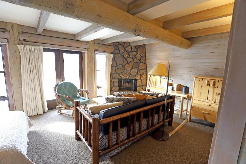 Sun Mountain Lodge image