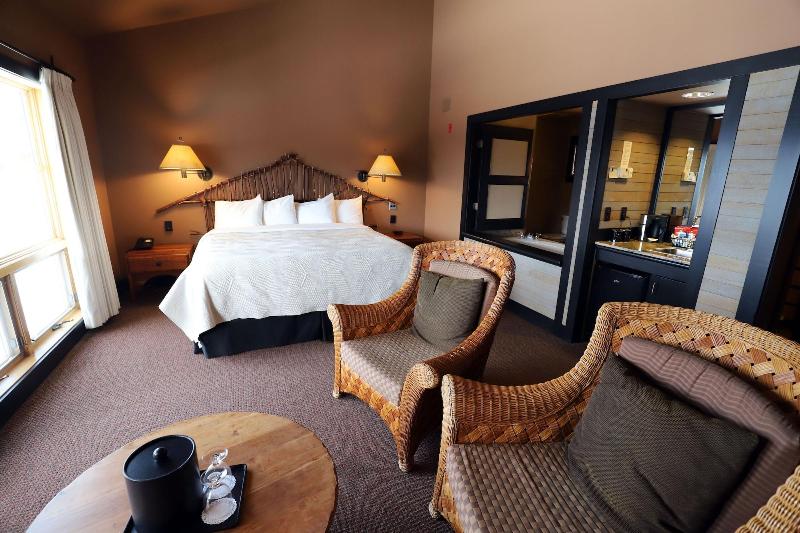 Sun Mountain Lodge image