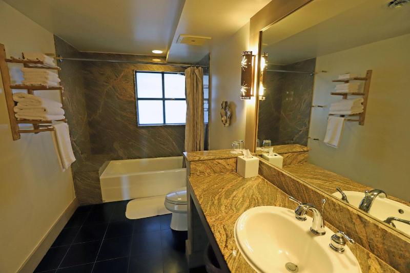 Sun Mountain Lodge image