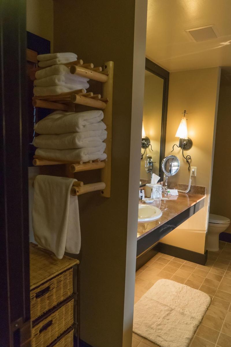 Sun Mountain Lodge image