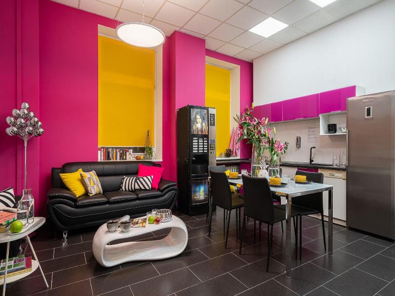 Absynt Hostel image