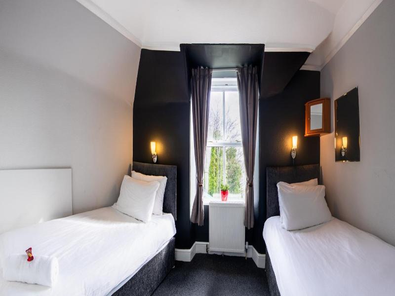 Bazpackers Hostel image