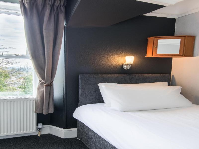 Bazpackers Hostel image
