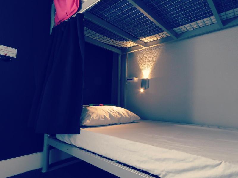 Bazpackers Hostel image