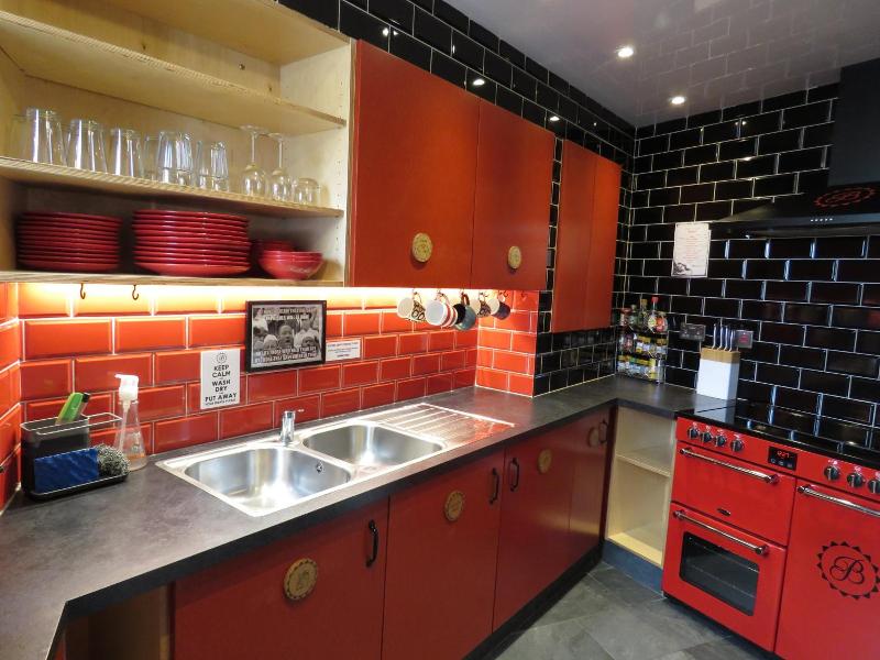 Bazpackers Hostel image