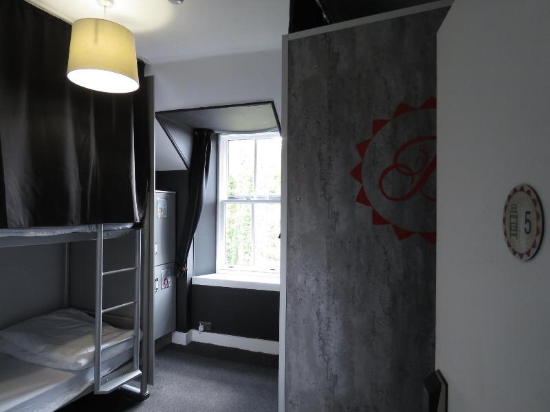 Bazpackers Hostel image