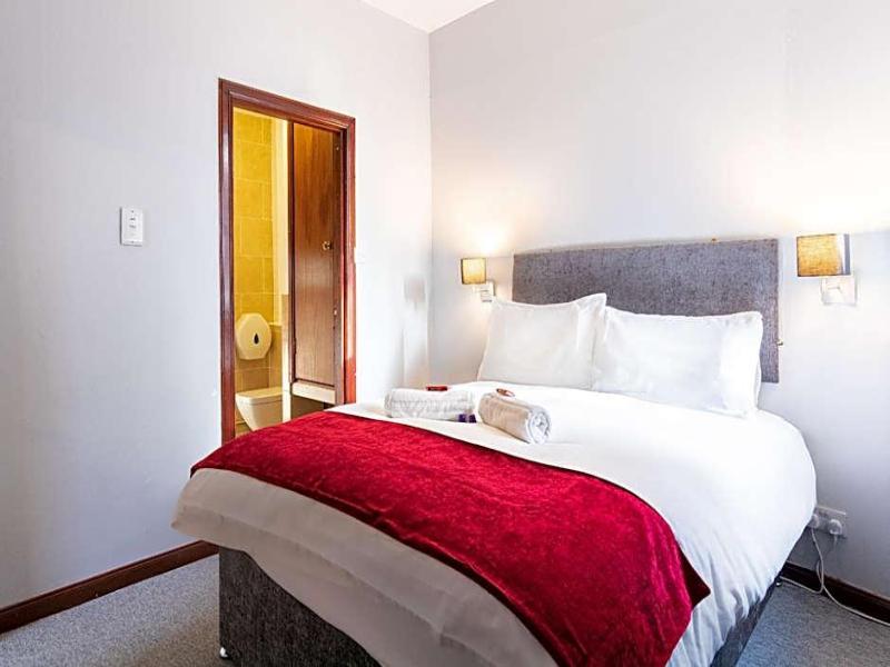 Bazpackers Hostel image