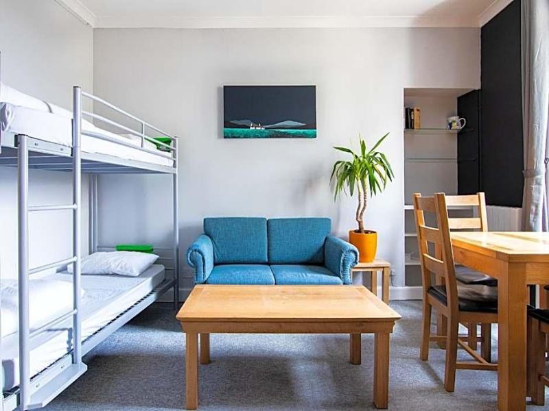 Bazpackers Hostel image