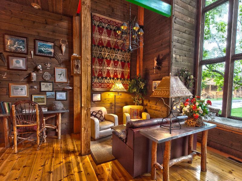 Drummond Island Resort image